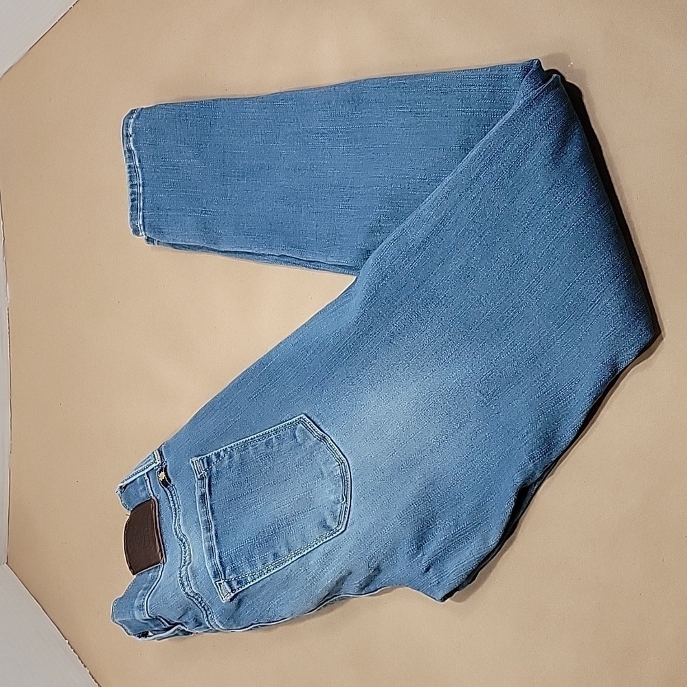 Lucky Brand, Size 4, Medium-Light Wash Charlie Legging, Gently Used Condition